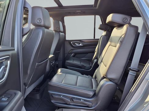 Used 2021 Chevrolet Tahoe High Country w/ Premium Package image 26