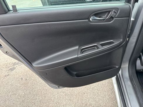Used 2009 Chevrolet Impala LT w/ Luxury Edition Package image 13