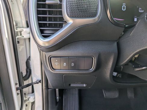 Certified 2024 Kia Soul LX FWD image 27