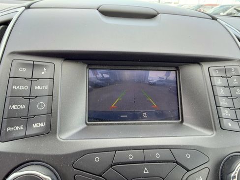 Used 2016 Ford Edge SE image 19