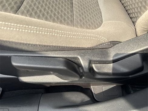 Used 2021 Ford Escape SE image 16