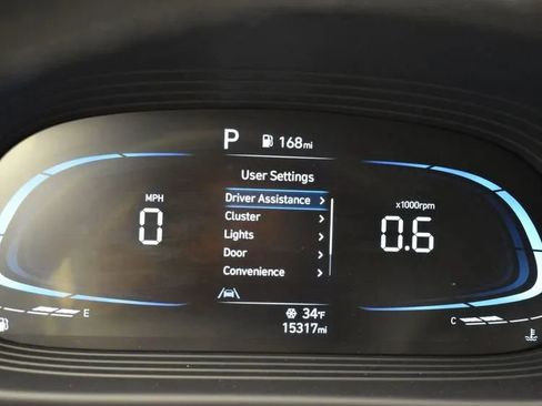 Used 2025 Hyundai Venue SEL image 29