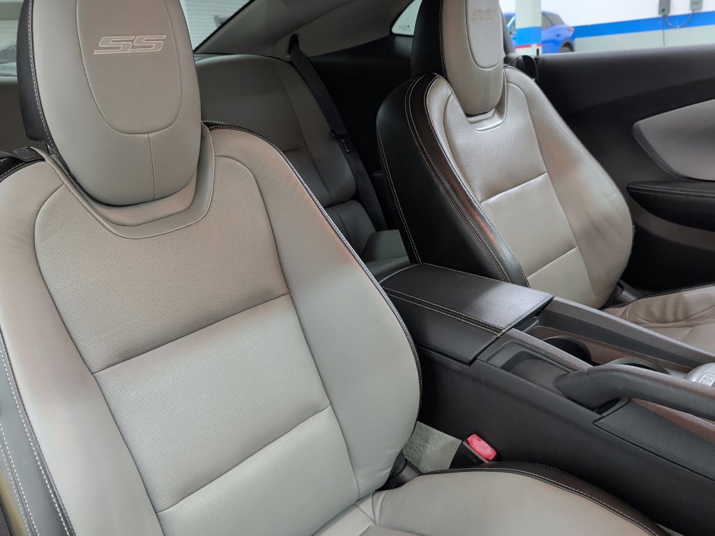 Used 2010 Chevrolet Camaro SS w/ LPO, Ground Effects Package RWD image 27