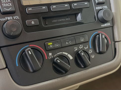 Used 2003 Toyota Avalon XL image 16