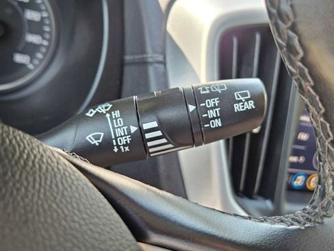 Used 2024 GMC Terrain SLT image 26