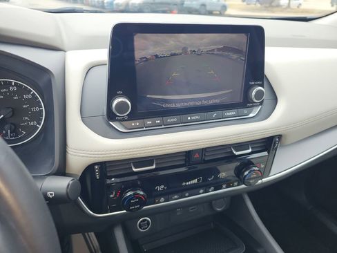 Used 2022 Nissan Rogue SV w/ SV Premium Package image 37