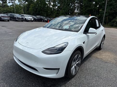 Used 2022 Tesla Model Y Long Range AWD/4WD image 4