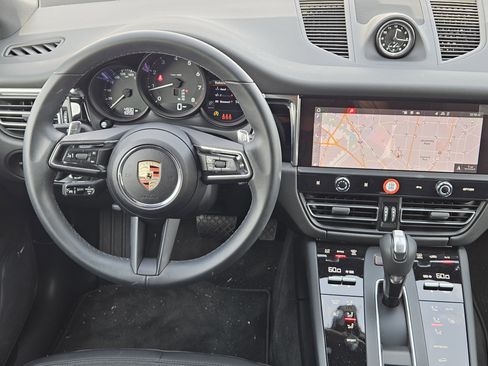 Certified 2025 Porsche Macan image 26