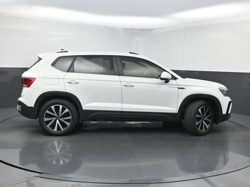 Used 2022 Volkswagen Taos SE FWD image 41