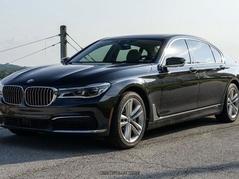 Used 2019 BMW 750i xDrive w/ Executive Package AWD/4WD image 14