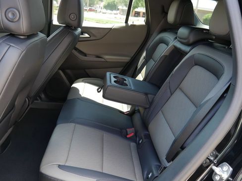 New 2027 Chevrolet Equinox LT w/ Convenience Package II AWD/4WD image 15