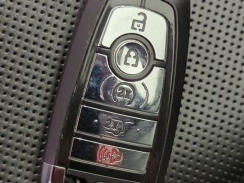 Used 2021 Lincoln Corsair Reserve w/ Equipment Group 201A image 29