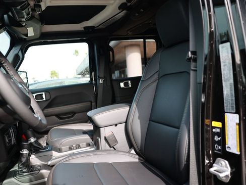 New 2026 Jeep Wrangler Unlimited Sahara AWD/4WD image 16
