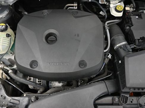 Used 2019 Volvo XC40 T5 R-Design image 49