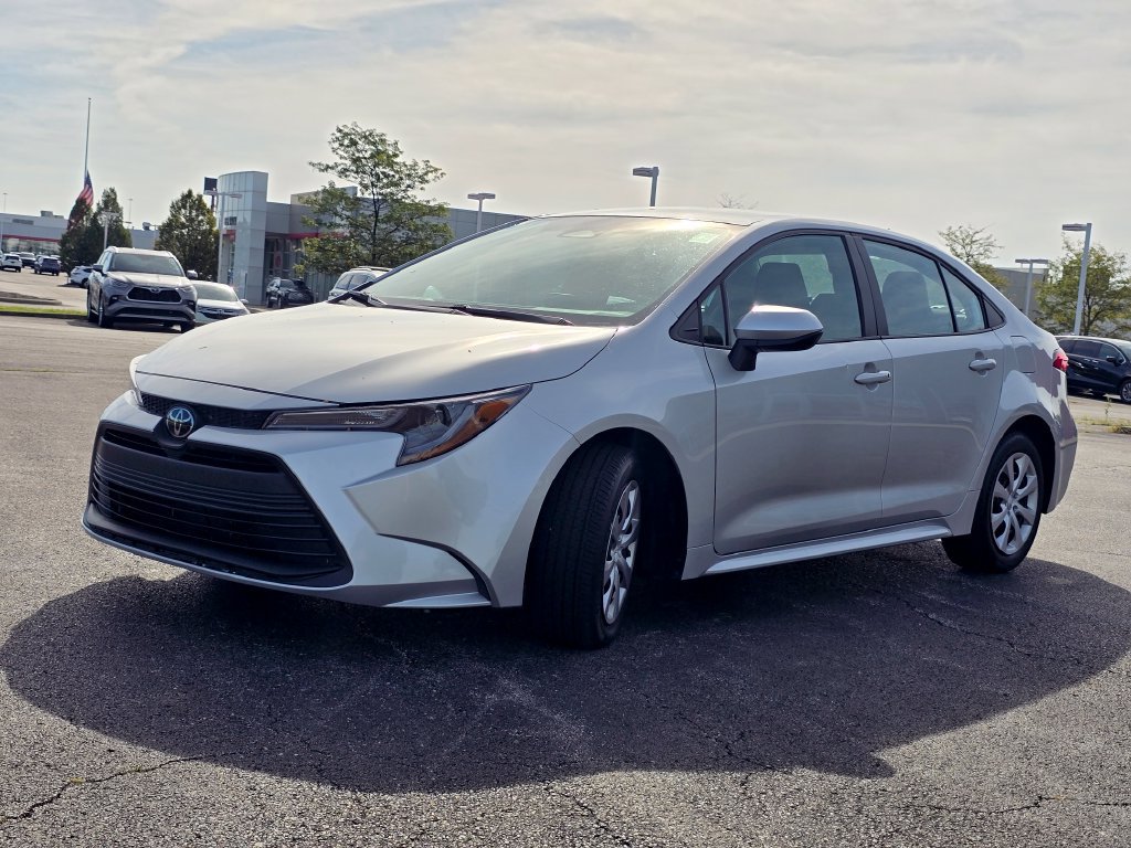 Certified 2025 Toyota Corolla LE FWD image 10