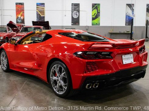 Used 2021 Chevrolet Corvette Stingray Premium Cpe w/ Z51 Performance Package RWD image 5