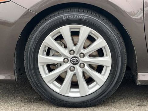 Certified 2018 Toyota Camry LE image 28