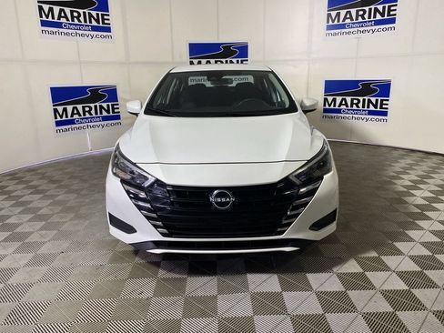 Used 2025 Nissan Versa SV FWD image 12