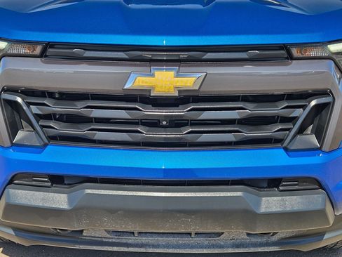 Certified 2023 Chevrolet Colorado LT w/ LT Convenience Package III AWD/4WD image 9