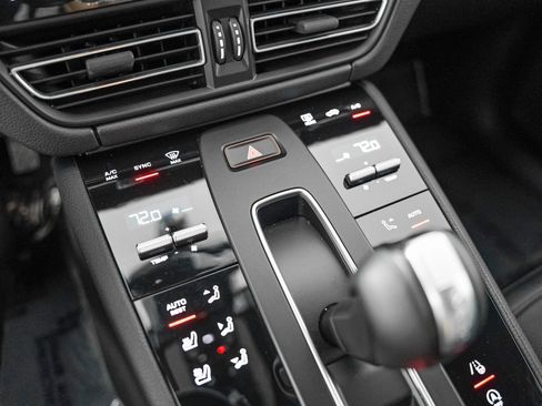 Certified 2026 Porsche Macan AWD/4WD image 21
