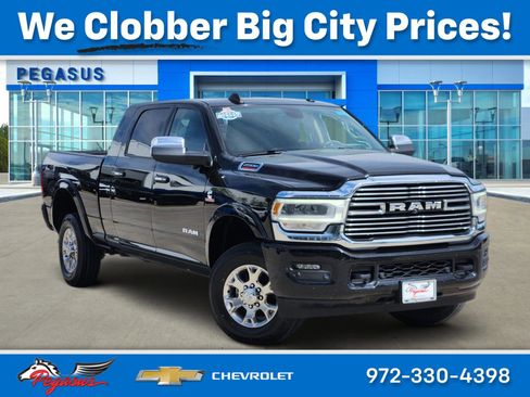 Used 2020 RAM 2500 Laramie AWD/4WD image 1