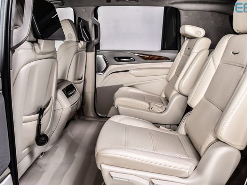 Used 2021 Cadillac Escalade ESV Premium Luxury Platinum image 21