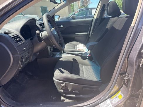 Used 2010 Ford Fusion SE FWD image 2