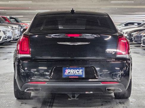 Used 2016 Chrysler 300 S image 7