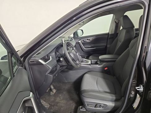 Used 2025 Toyota RAV4 XLE image 12