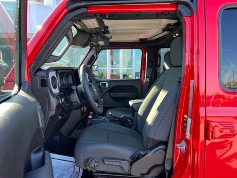 Certified 2025 Jeep Wrangler Sport S image 9