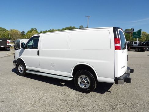 Used 2024 GMC Savana 2500 w/ Driver Convenience Package image 4