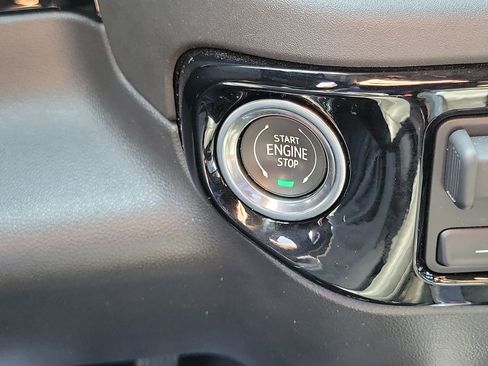 Used 2024 Chevrolet Silverado 1500 LT Trail Boss w/ Convenience Package II AWD/4WD image 17
