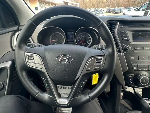 Used 2014 Hyundai Santa Fe GLS image 11