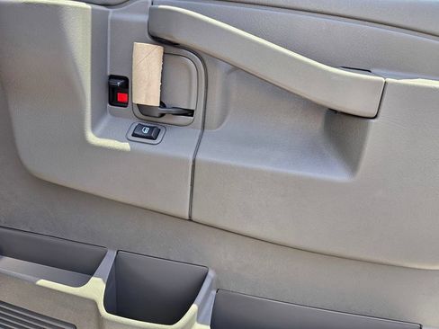 New 2026 Chevrolet Express 2500 Extended w/ Communications Package RWD image 7