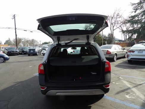 Used 2009 Volvo XC70 3.2 image 11