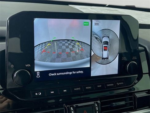 New 2025 Nissan Pathfinder SL image 11