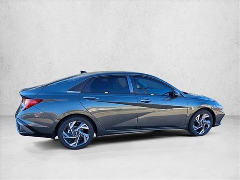 New 2026 Hyundai Elantra Limited image 7