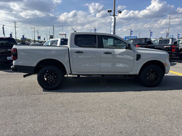 New 2026 Ford Ranger XLT w/ Black Appearance Package RWD image 4