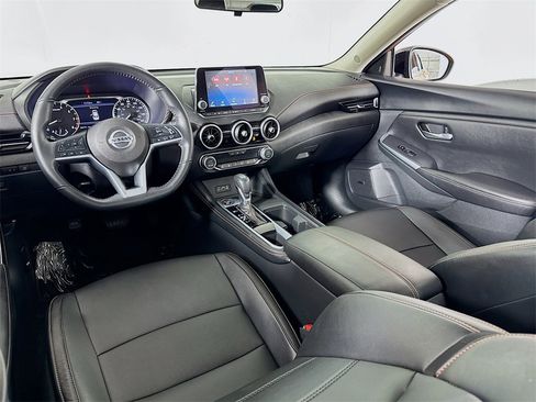 Used 2023 Nissan Sentra SR w/ SR Premium Package image 32