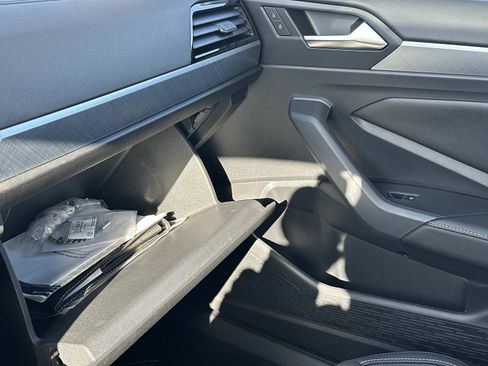 Used 2022 Volkswagen Jetta SE w/ Panoramic Sunroof Package image 33