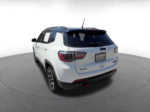 Used 2025 Jeep Compass Trailhawk AWD/4WD image 11