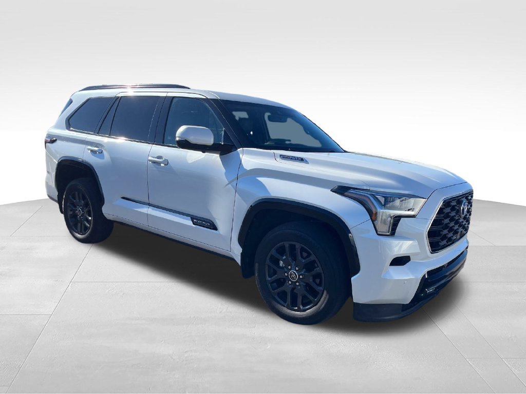 Used 2023 Toyota Sequoia Platinum AWD/4WD image 7