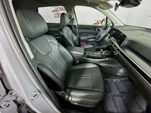 Used 2025 Kia Sorento S AWD/4WD image 31