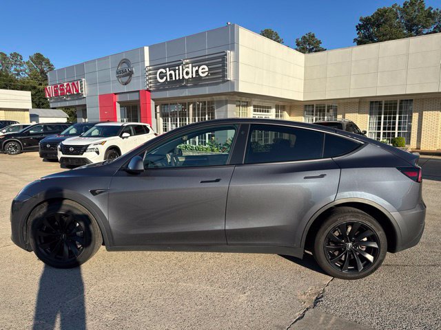 Used 2023 Tesla Model Y Long Range AWD/4WD image 1