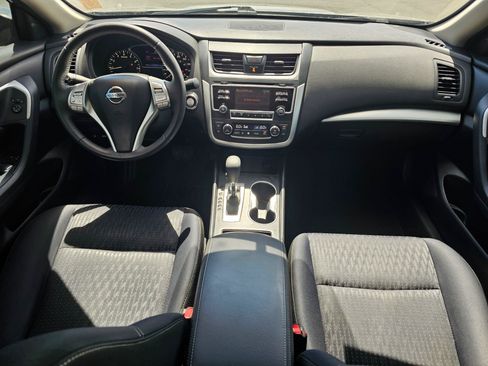 Used 2017 Nissan Altima 2.5 SV FWD image 15