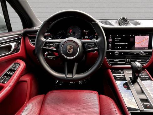 Used 2022 Porsche Macan S AWD/4WD image 8