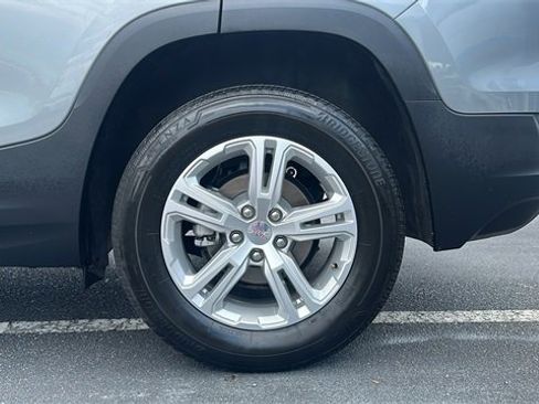 Used 2024 GMC Terrain SLE image 10