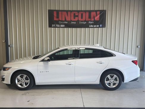 Used 2024 Chevrolet Malibu LT image 2