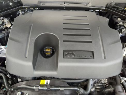 Used 2025 Land Rover Defender 110 S image 15