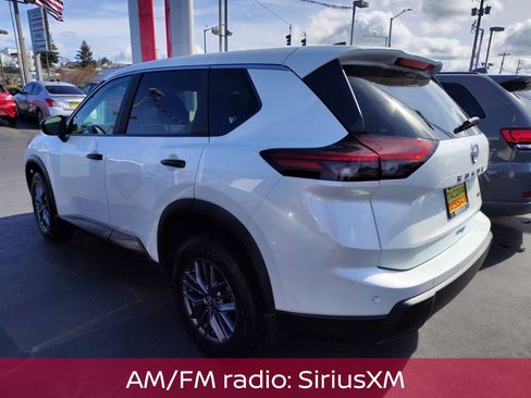 Used 2024 Nissan Rogue S image 5